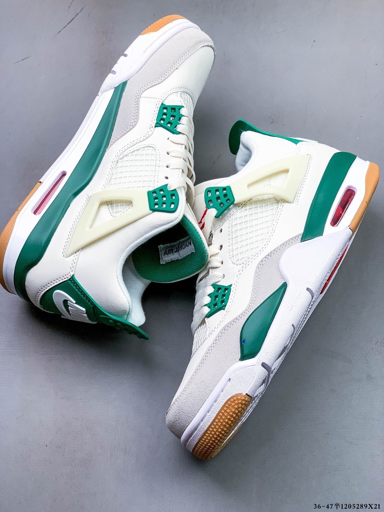 Air Jordan 4 Retro SB Pine Green